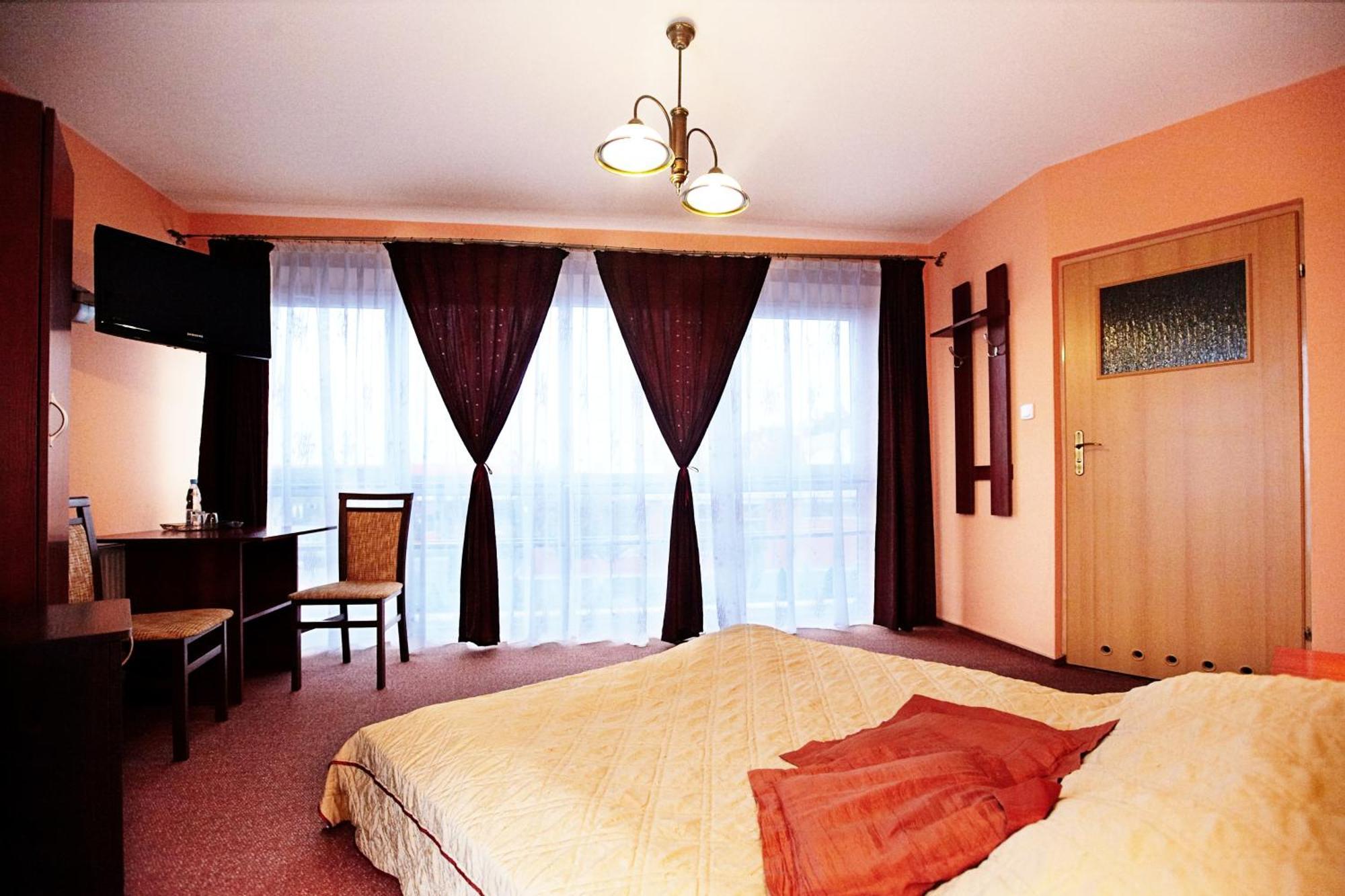 Hotel Dukat Biała Podlaska Exteriör bild