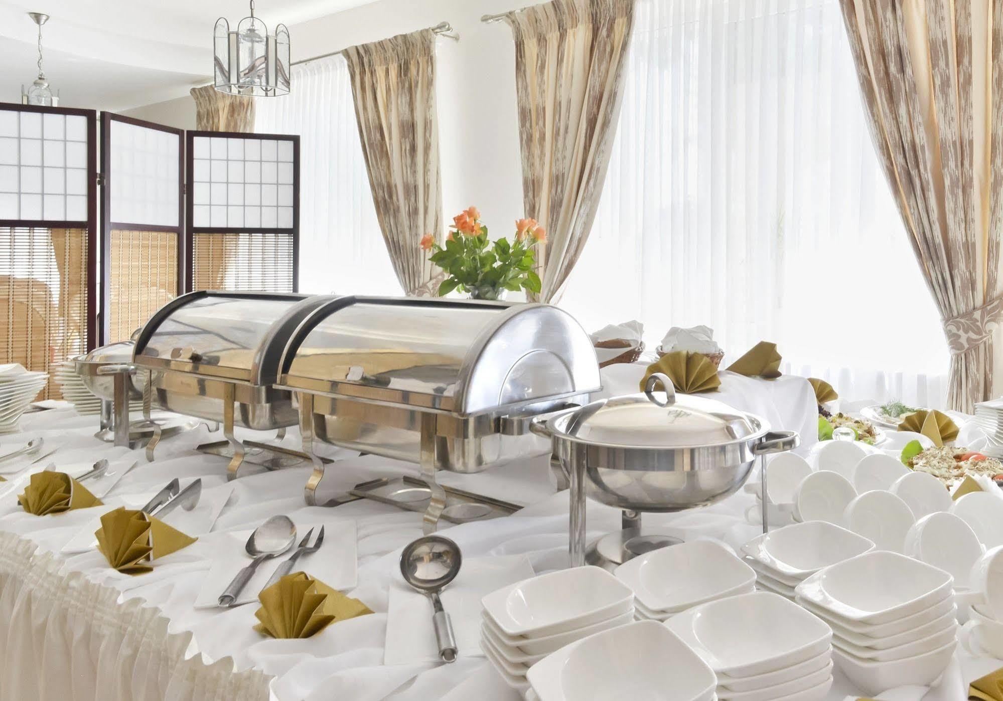 Hotel Dukat Biała Podlaska Exteriör bild